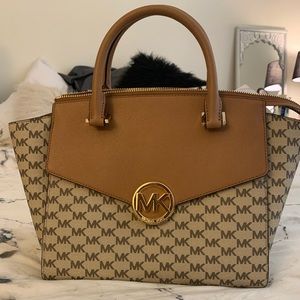 Michae Kors Hudson Satchel